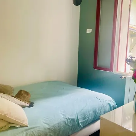 Krystel Avel A La Baule