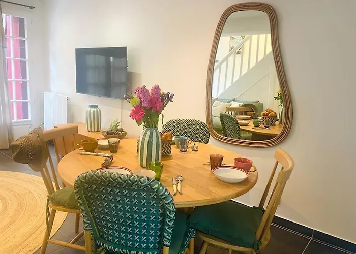 Vila Krystel Avel A *